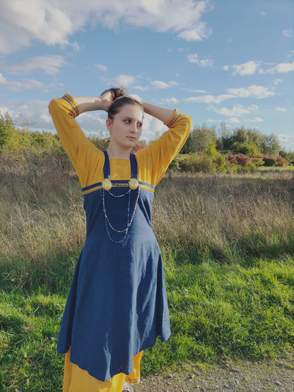 Handmade Viking woman dress (turtle brooches not included)