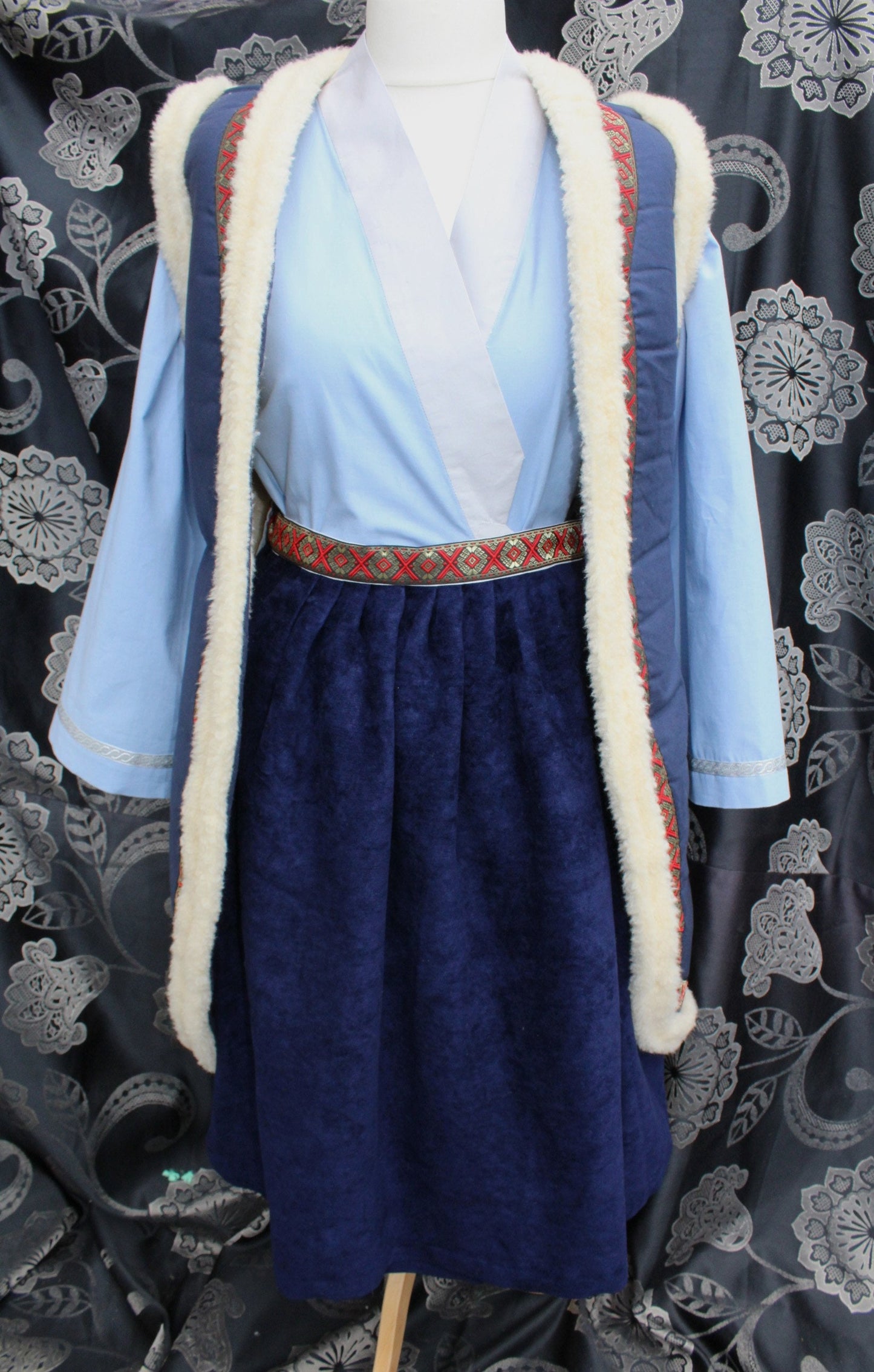 Handmade - Avatar the last airbender -  Water tribe inspired costume, blue kimono style top, pleated skirt, knee length gilet (cosplay)