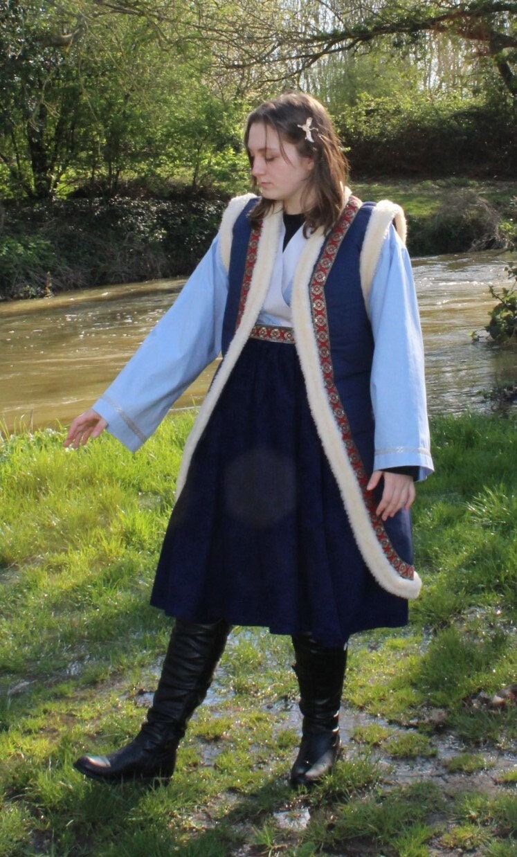 Handmade - Avatar the last airbender -  Water tribe inspired costume, blue kimono style top, pleated skirt, knee length gilet (cosplay)